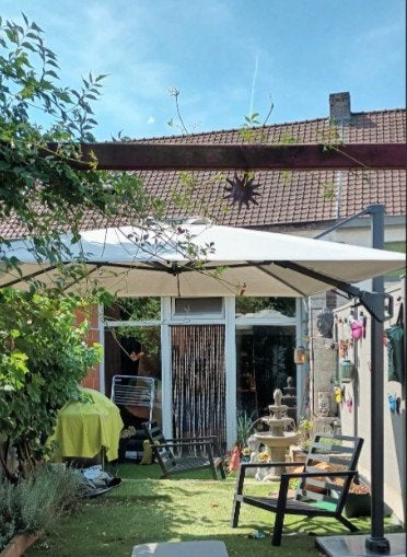 Zweef Parasol Nieuw. Verkoop wegens overlijden., Tuin en Terras, Ophalen, Nieuw, Kantelbaar, Stokparasol