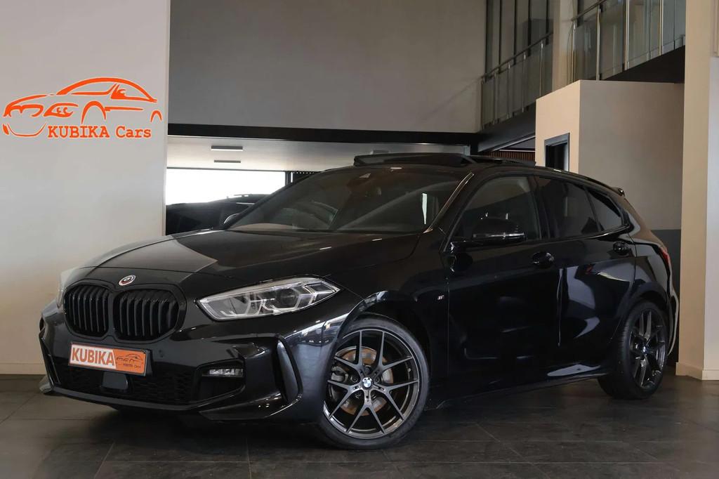 BMW 1 Serie 118 118iA OPF M-Pack Pano Camera CruiseC Garanti, 1 Reeks, Gebruikt, Zwart, 136 pk