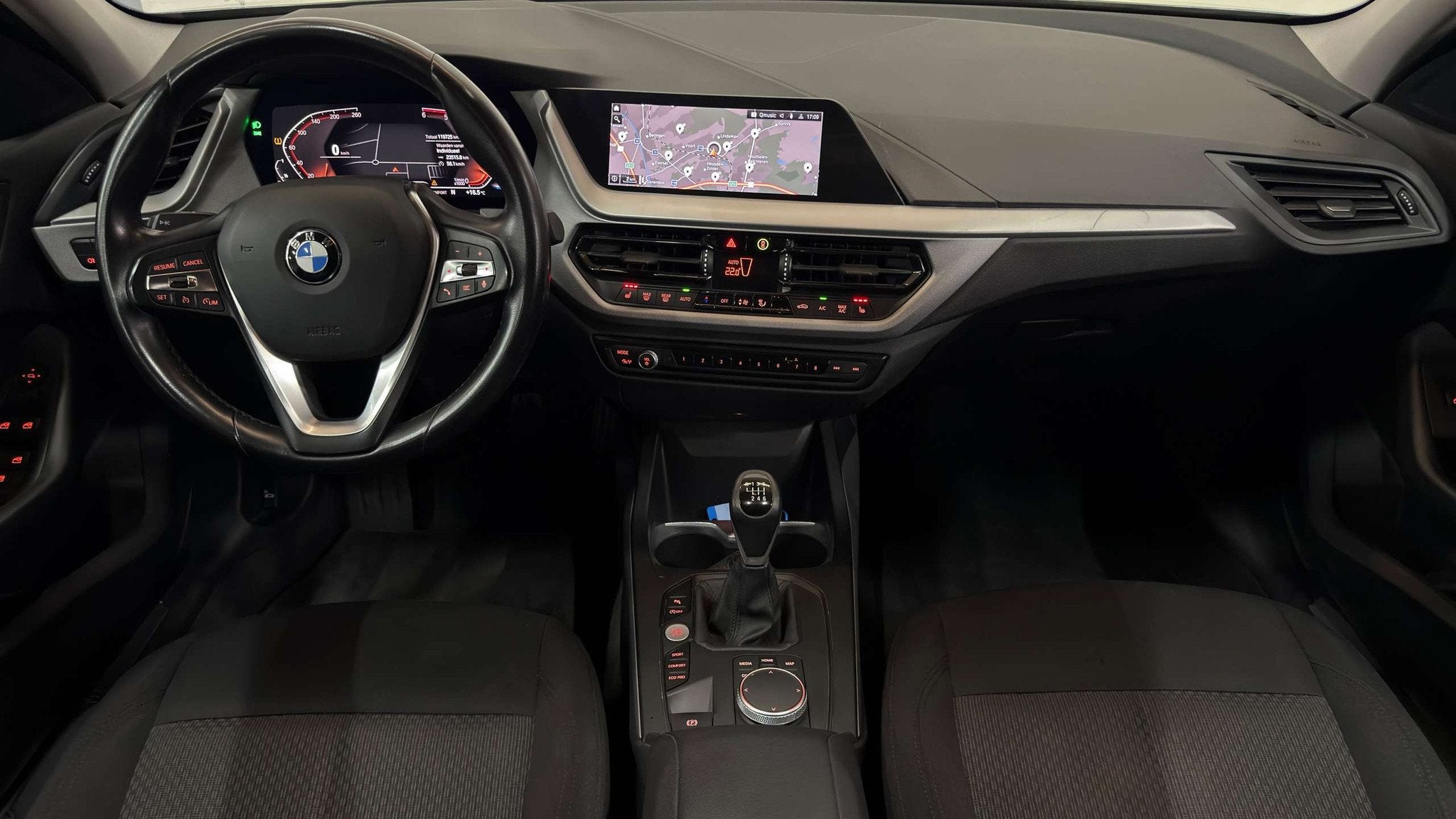 BMW 116 d Pano Dak Camera CarPlay LED Garantie, Autos, BMW, Argent ou Gris, Achat, Euro 6, Entreprise