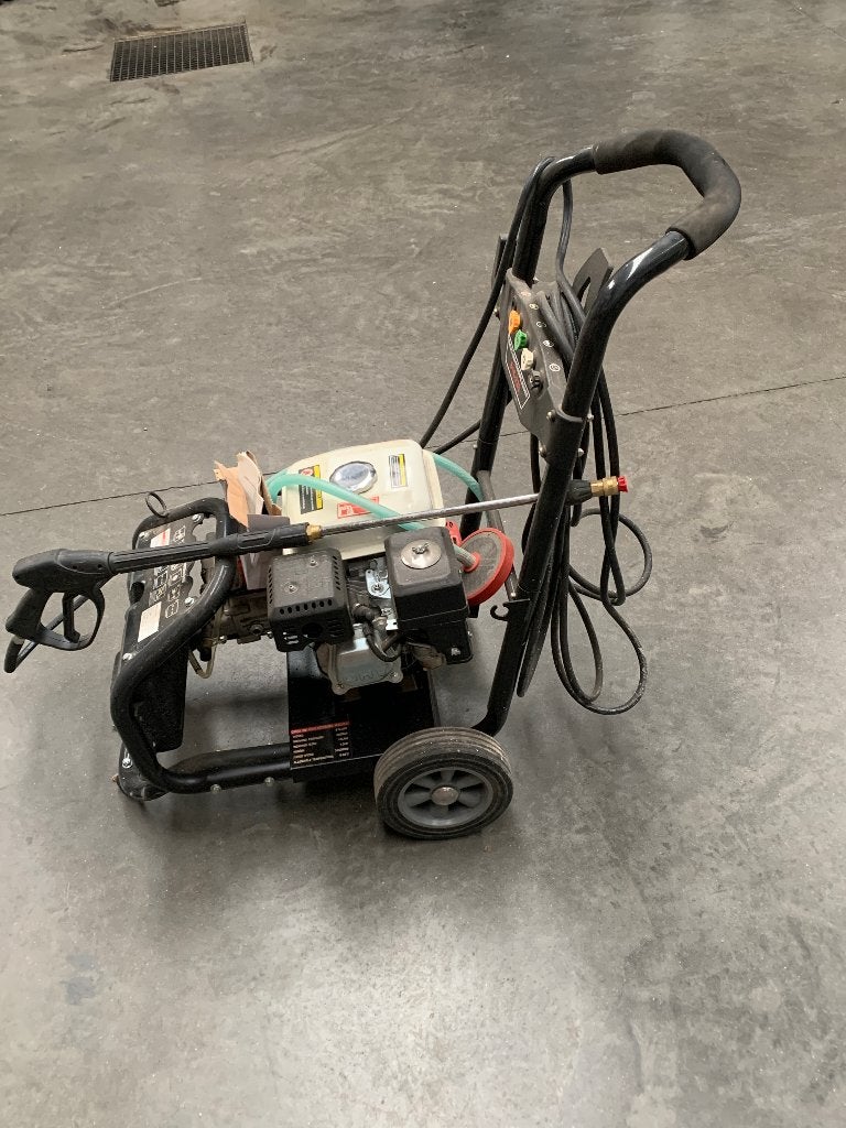 hoge drukspuit met motor, Ophalen, Zo goed als nieuw, Aanslagreiniger