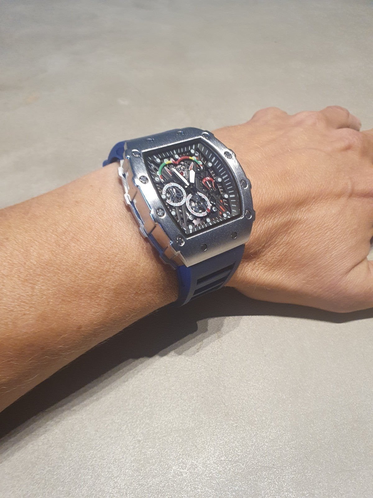 Nieuwe horloge in topstaat., Staal, Polshorloge, Nieuw, Kunststof