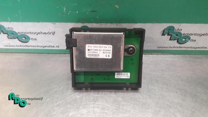 Antenne Versterker van een Mercedes A-Klasse (A-Klasse 04-), Gebruikt, -, Ophalen of Verzenden, -