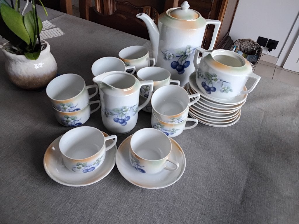 Antiek koffieservies, Ophalen