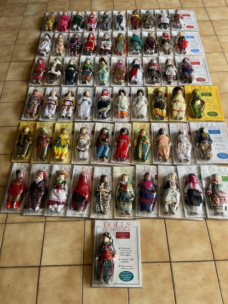 Porcelain Dolls, Enlèvement