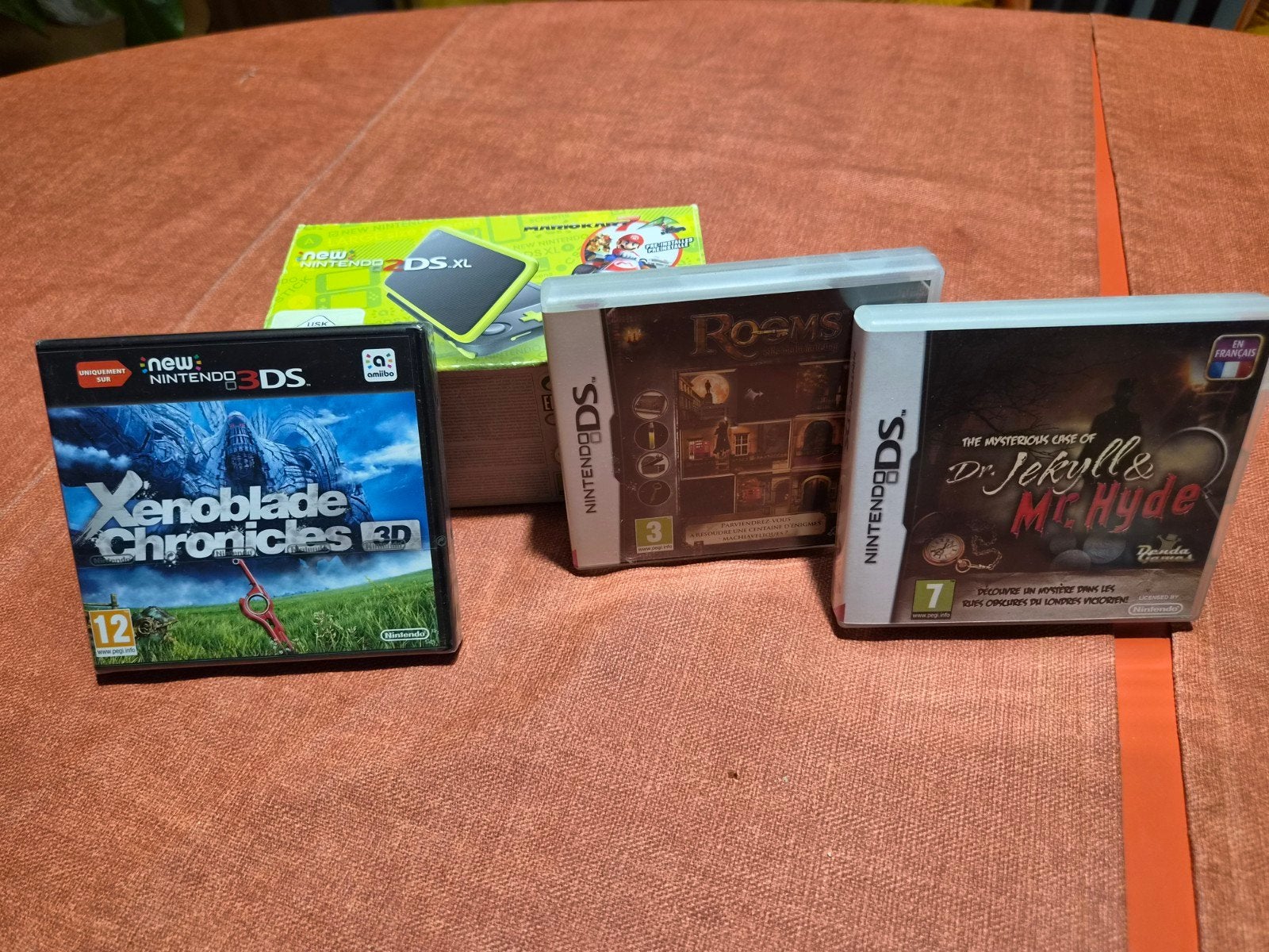 New Nintendo 2DS XL noire et verte + 4 jeux dont Xenoblade 3, Consoles de jeu & Jeux vidéo, Enlèvement ou Envoi, 2DS, Vert, Utilisé