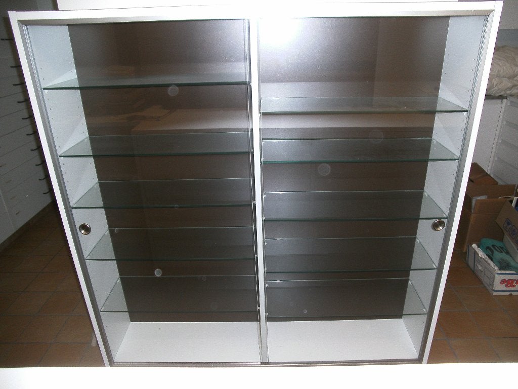 Vitrine avec 2 portes coulissantes en verre, Autres lieux, Enlèvement, Utilisé, Armoire