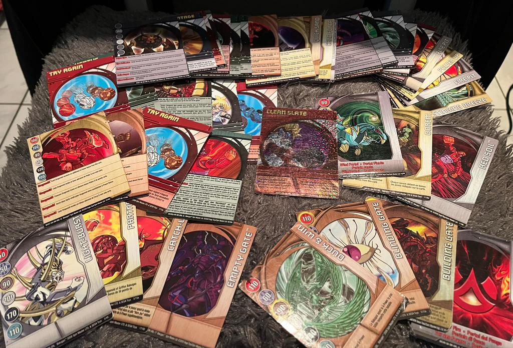Cartes Bakugan, Enlèvement, Comme neuf