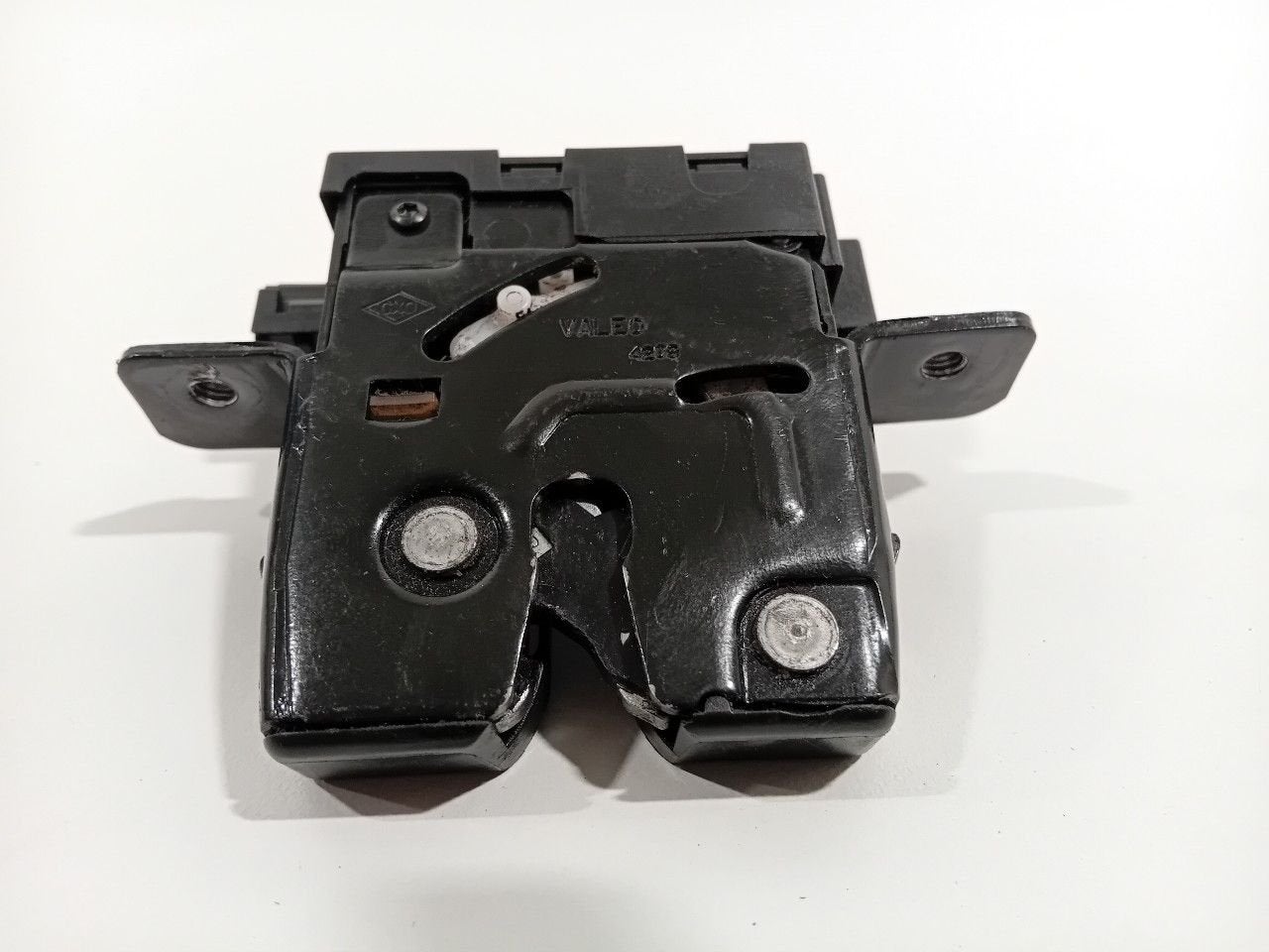 Slot mechaniek kofferdeksel achterklep elektrisch Nissan Qas, Onderdelen@venauto.nl, Van der Ven Autorecycling B.V., Ettenseweg 76, 4706 PB Roosendaal, The Netherlands