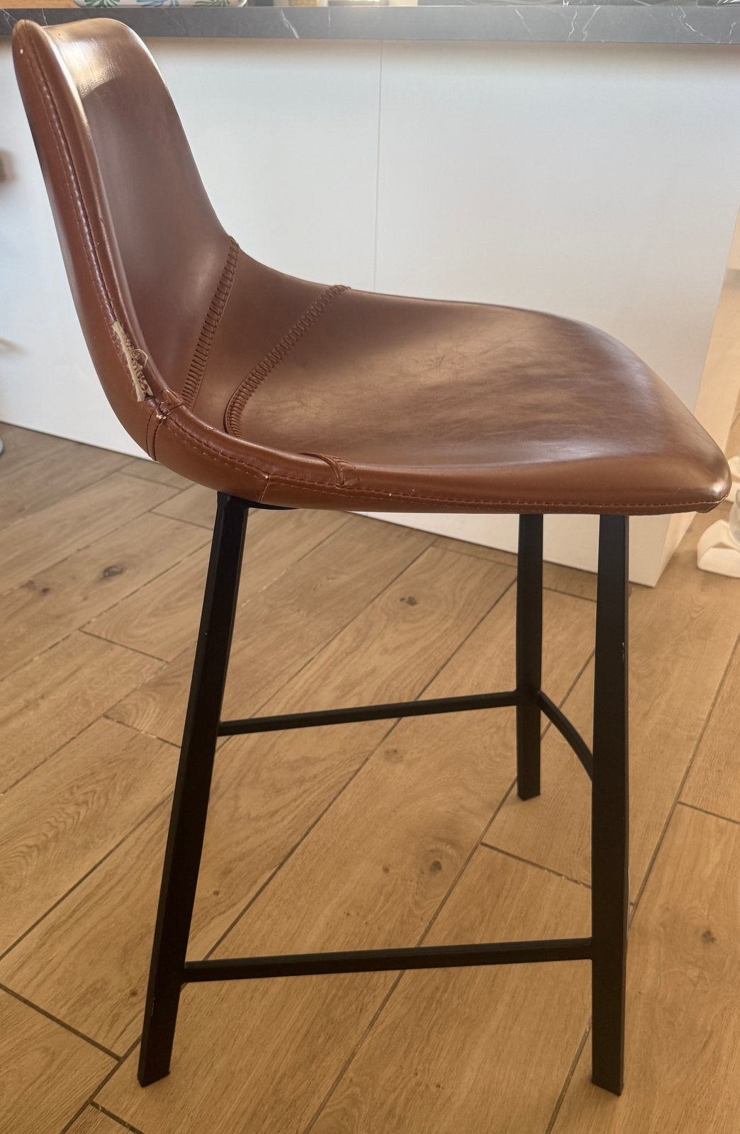 Bar kruk cognac kleur leder, Ophalen, Gebruikt, Met voetsteun, 60 tot 90 cm