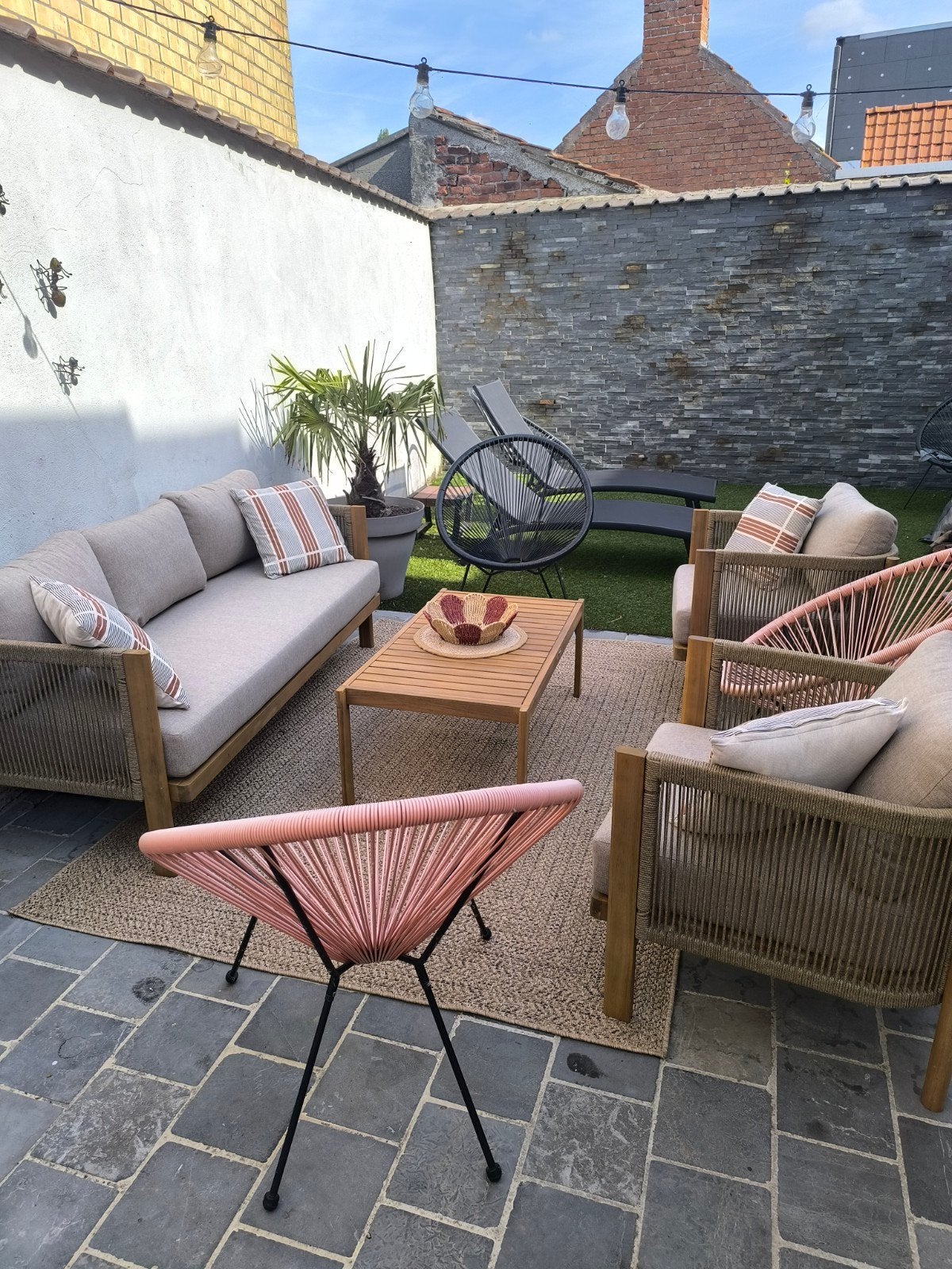 2 roze tuinstoelen, Ophalen, Gebruikt, Plastic