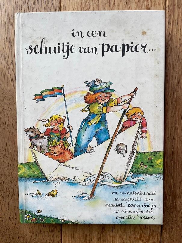 In een schuitje van papier - Mariette Vanhalewijn - 1 druk, Ophalen of Verzenden, Gelezen, Mariette Vanhalewijn, Fictie
