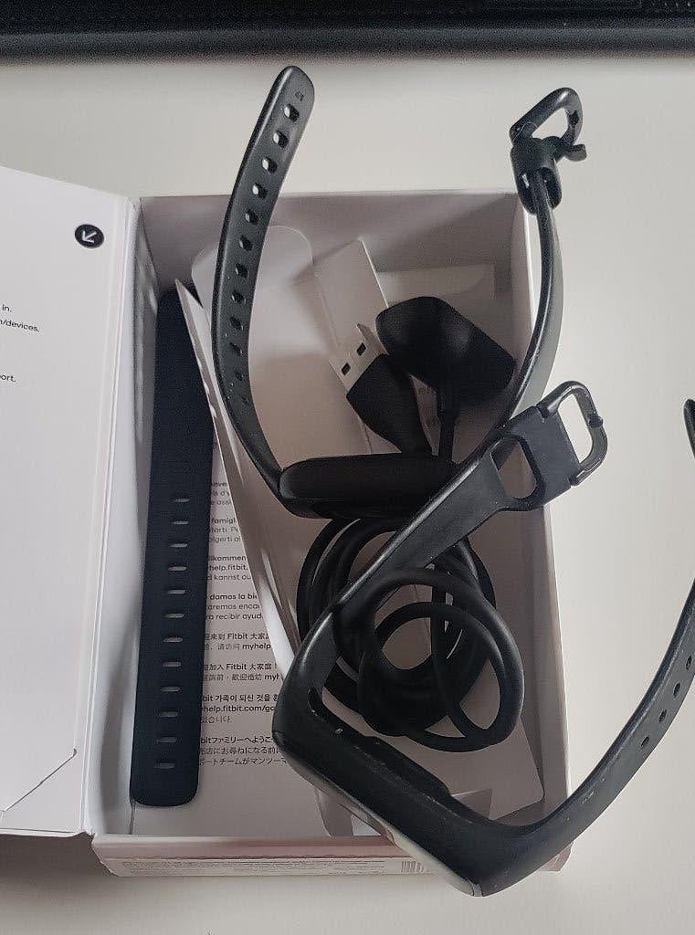Fitbit Inspire 3 + extra fitbit, Ophalen of Verzenden, Gebruikt, Overige merken, Waterdicht