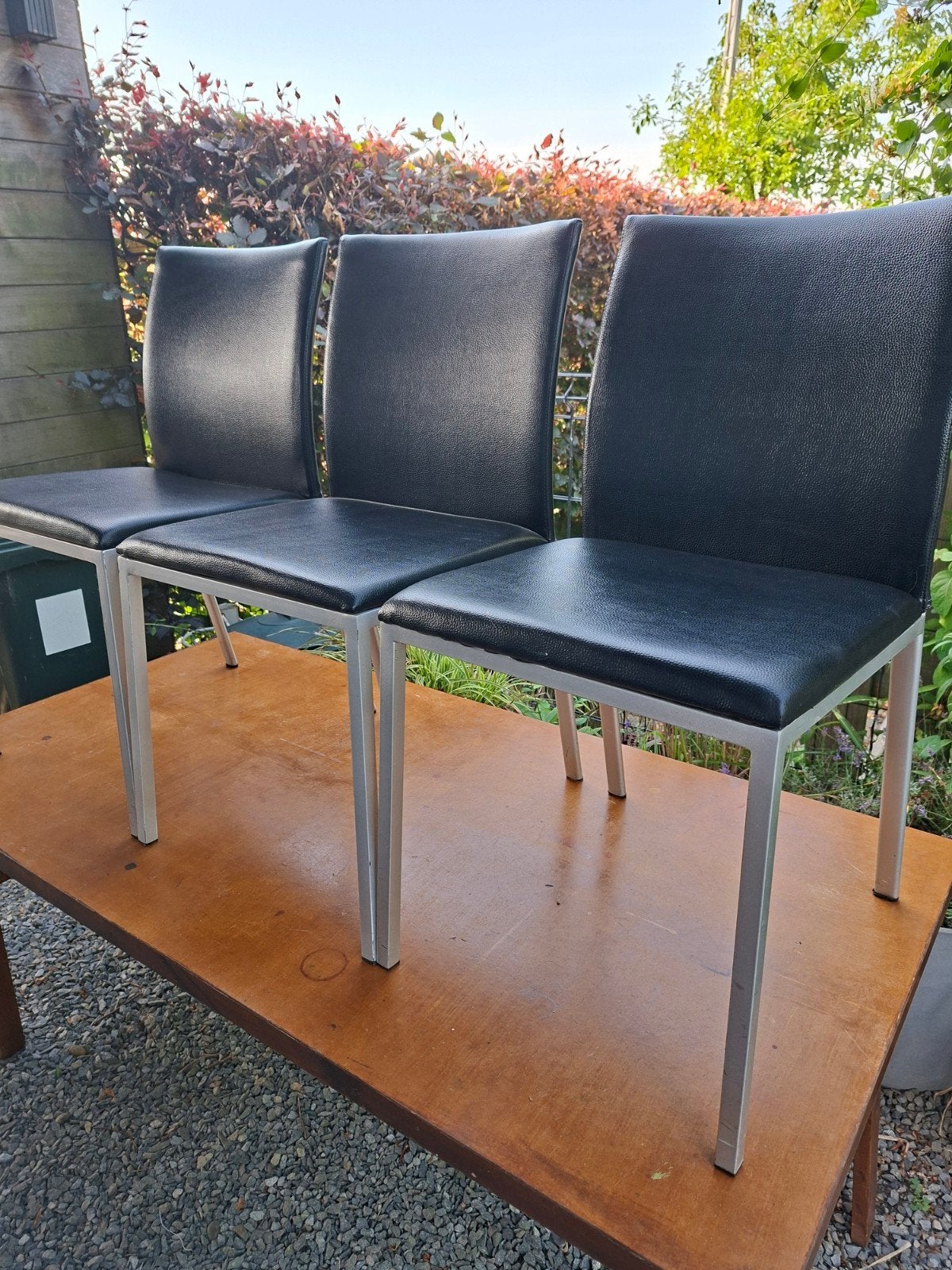 Chaise. 8 pièces. 5€ par chaise, Strak, Métal, Enlèvement, Noir