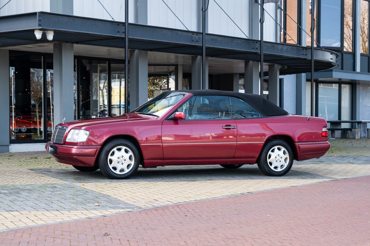 Mercedes-Benz E-Klasse 220 Cabriolet (W124) (bj 1995), Auto's, Euro 2, 4 zetels, Gebruikt, 110 kW