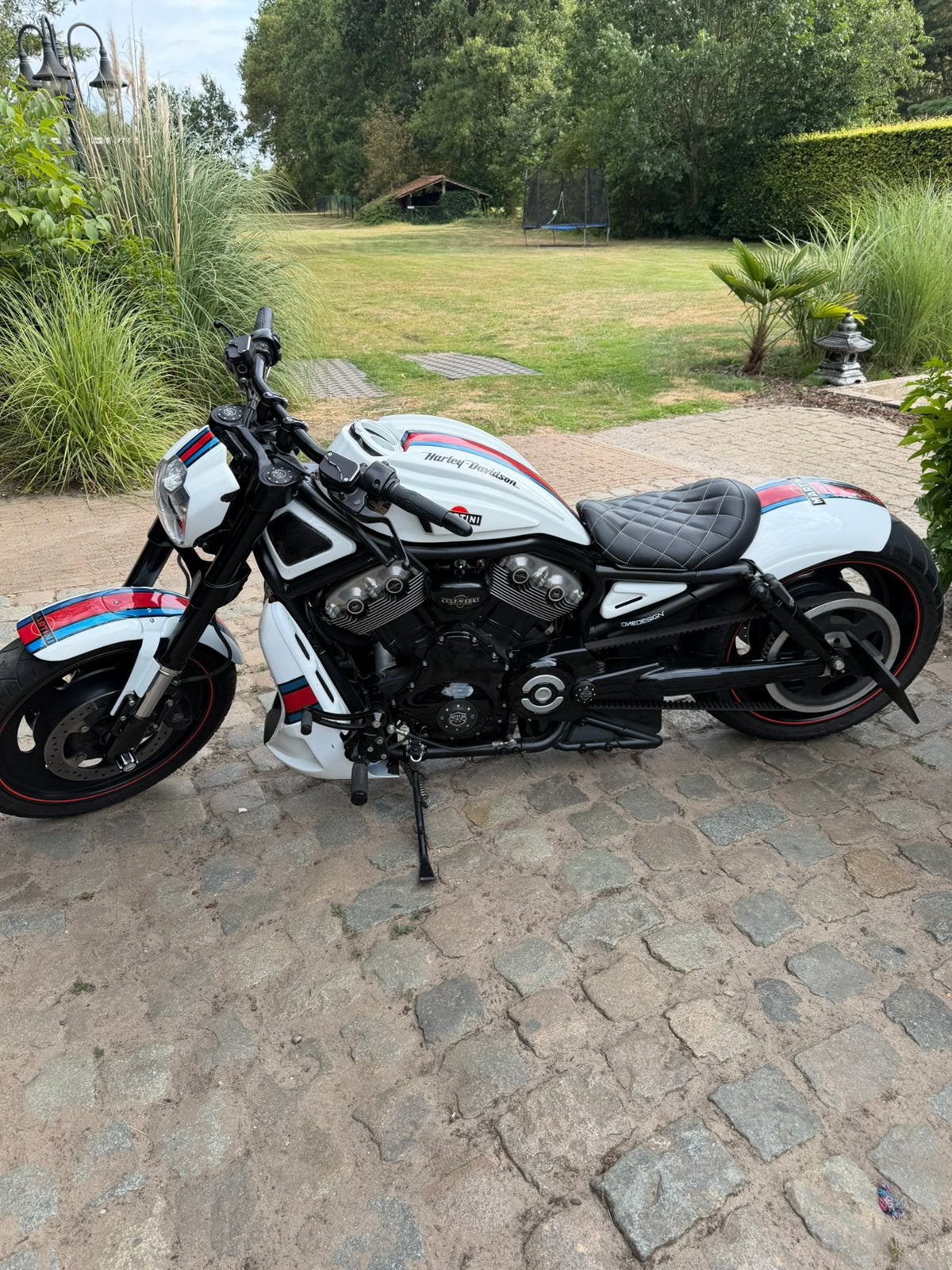 Custom VROD martini paint cw, Motos, Entreprise