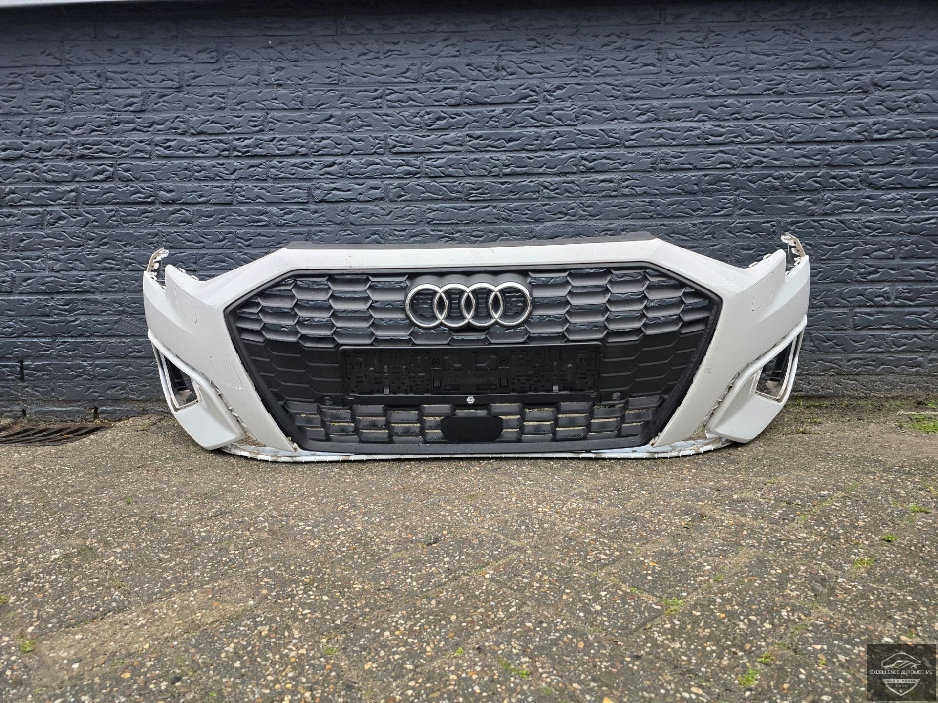 Audi A3 8Y 2020-2024 Voorbumper Bumper 6xPDC KLS Origineel!, Gebruikt, AUDI AG, Auto-Union-Strasse 1
85045  Ingolstadt, DE, Audi
