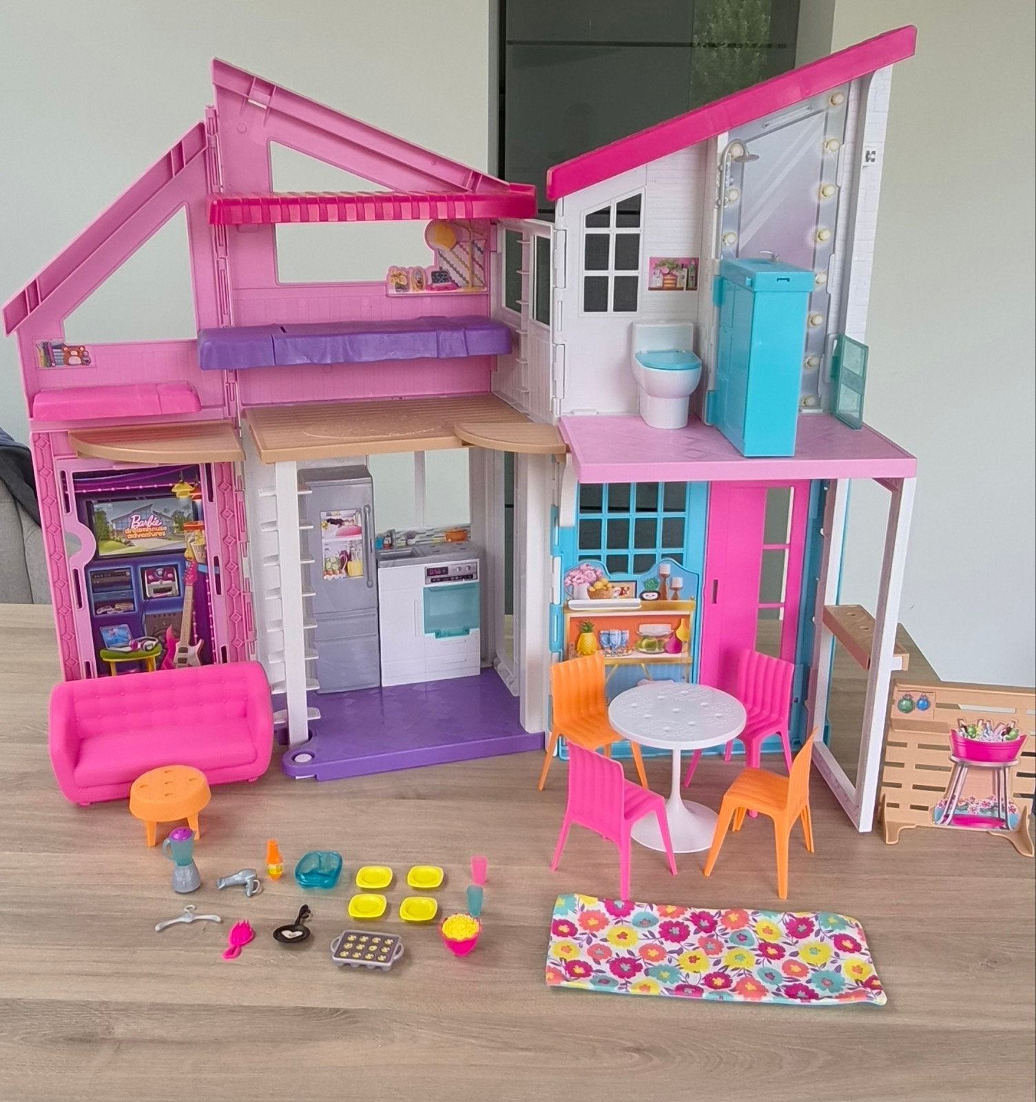 Barbie Maison Malibu - Huisje in Malibu, Ophalen, Zo goed als nieuw, Poppenhuis