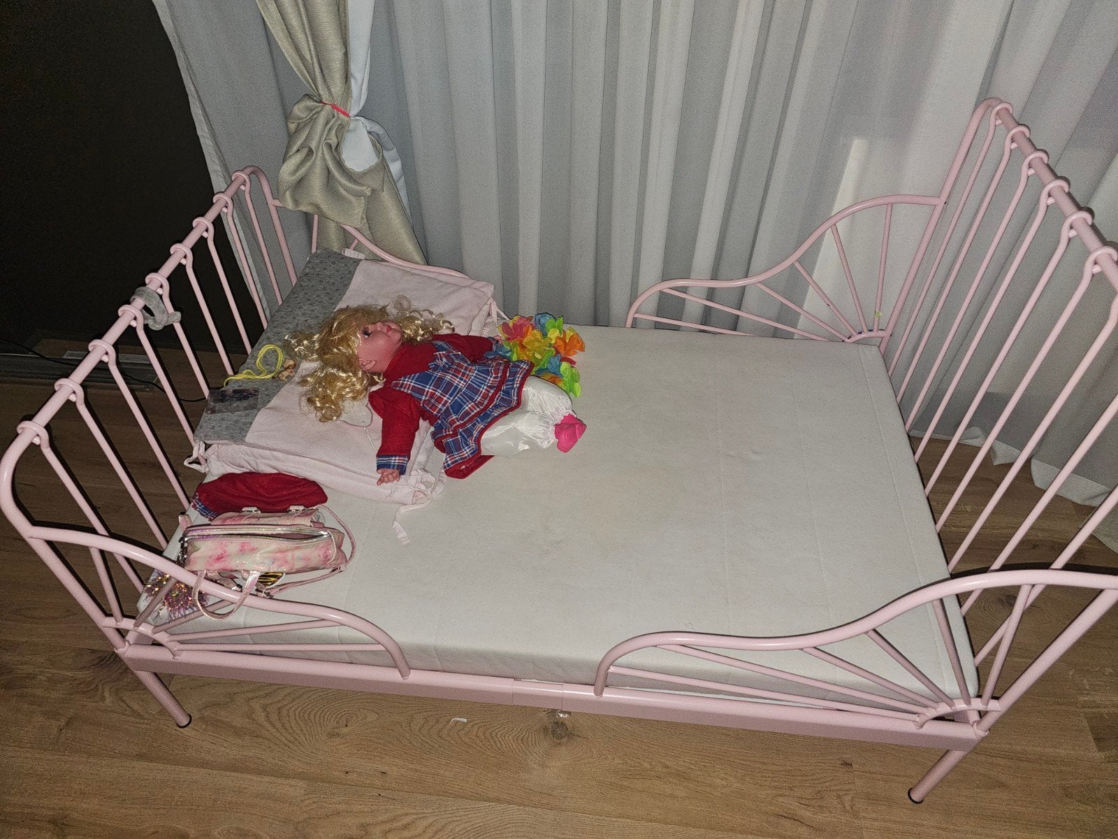 Lit enfant en métal rose – joli modèle 

Je vends ce joli, Enfants & Bébés, Enlèvement, Comme neuf, 140 à 160 cm, 70 à 85 cm