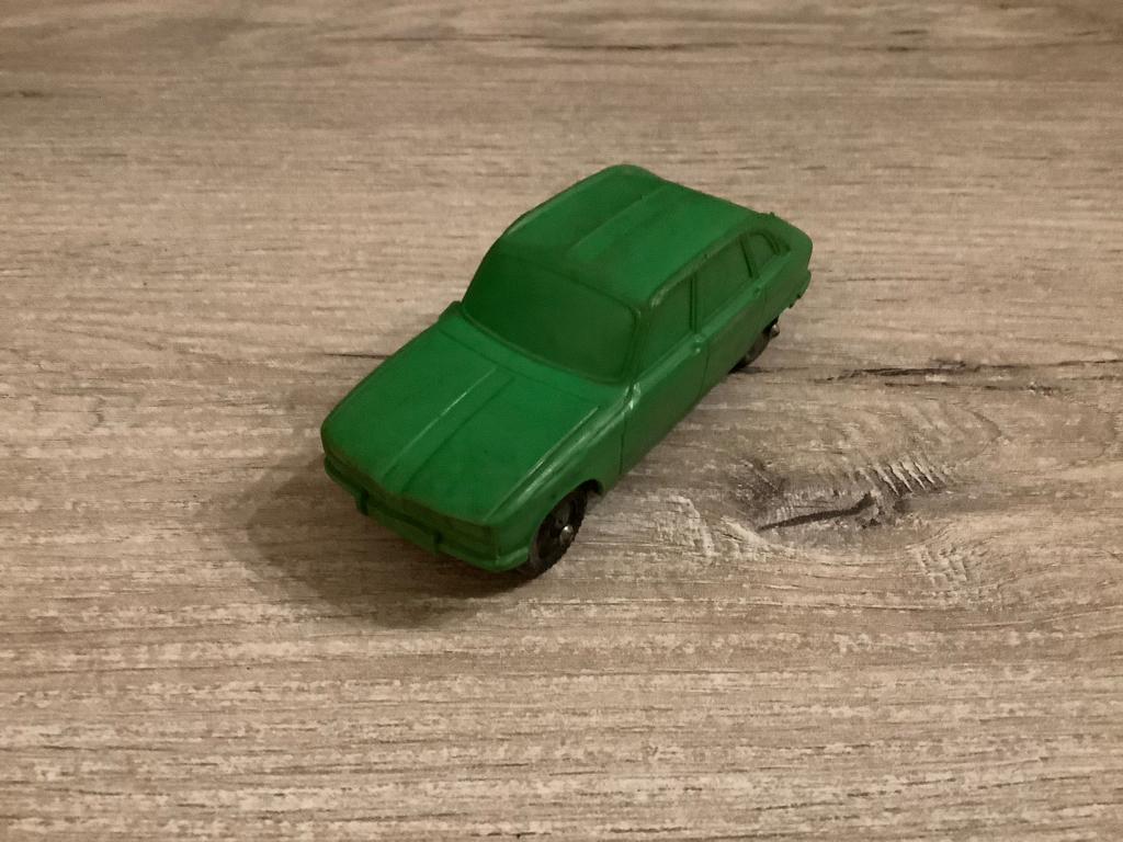 Vintage groen citroen miniatuur rubberen auto, Ophalen of Verzenden, Gebruikt, Auto