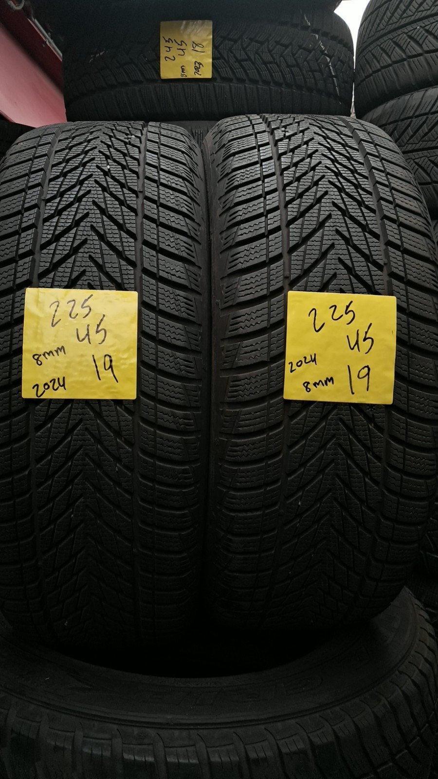 225/45/19 2254519 225/45r19 Démo hivernale 8mm, Enlèvement