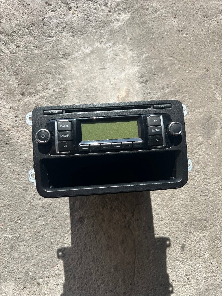 Originele Volkswagen RCD210 Autoradio + Opbergvak, Auto diversen, Autoradio's, Ophalen