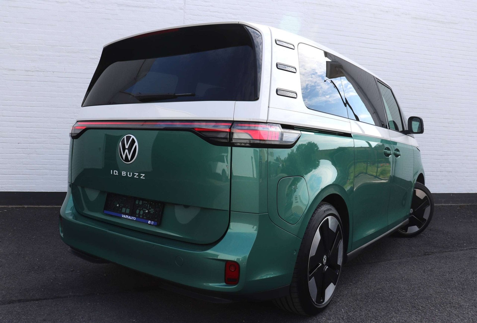 Volkswagen ID. Buzz 77 kWh Pro Style - ParkPro/Open&Close+/A, Auto's, Stof, Gebruikt, Euro 6, https://public.car-pass.be/vhr/8d809499-3ce0-47e4-901f-56135372f7dd