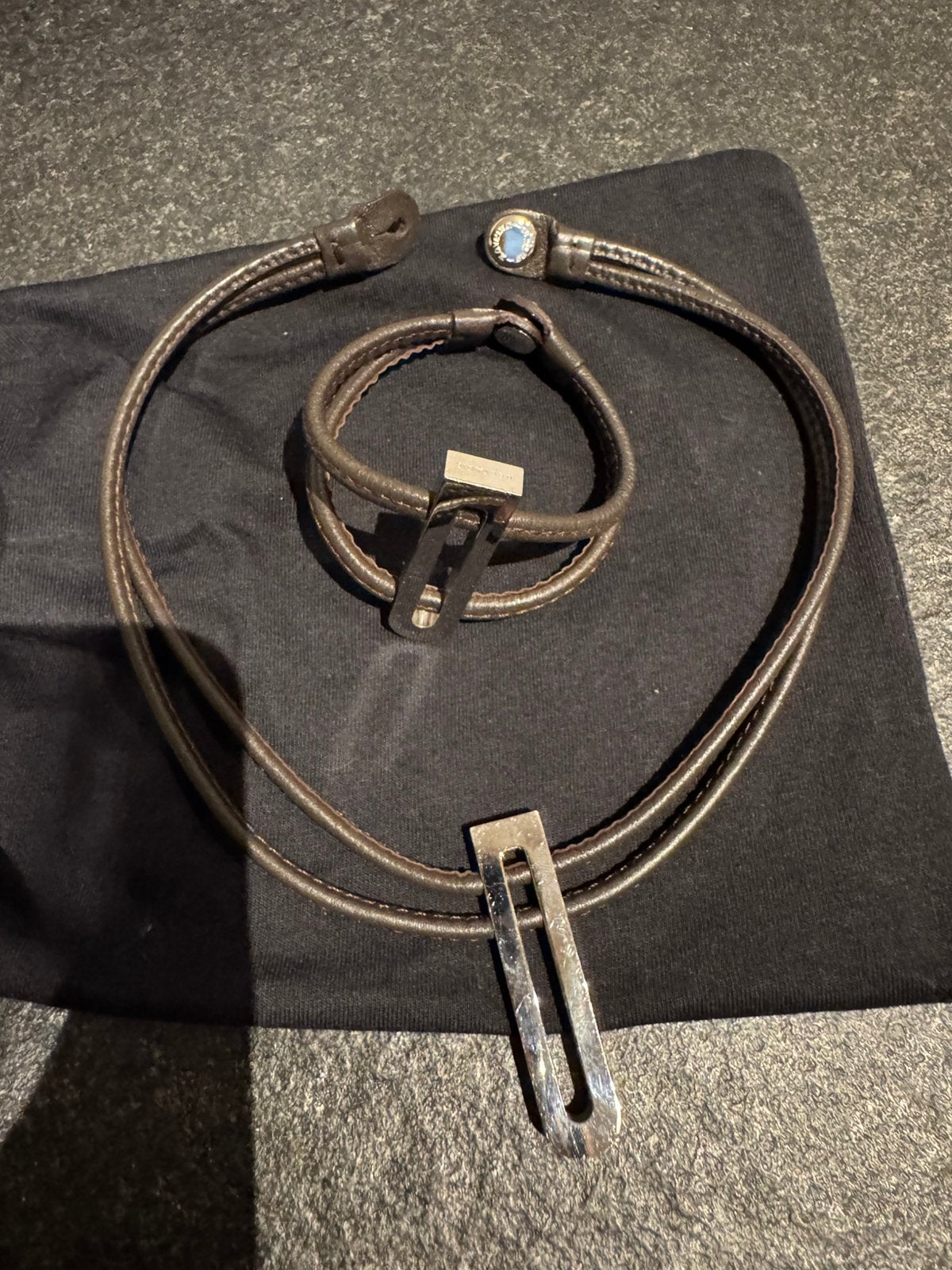 Ensemble collier et bracelet Delvaux, Bijoux, Sacs & Beauté, Bracelets, Utilisé, Cuir, Brun, Enlèvement ou Envoi