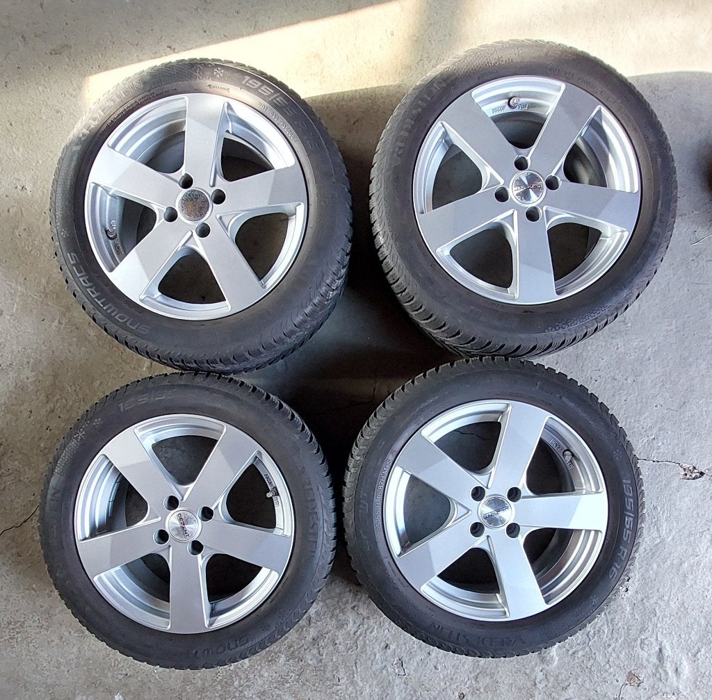 Roues d'hiver DEZENT TD Vredestein SNOWTRAC 5 195/55 R16 87H, Enlèvement, Pneus hiver, Jante(s)