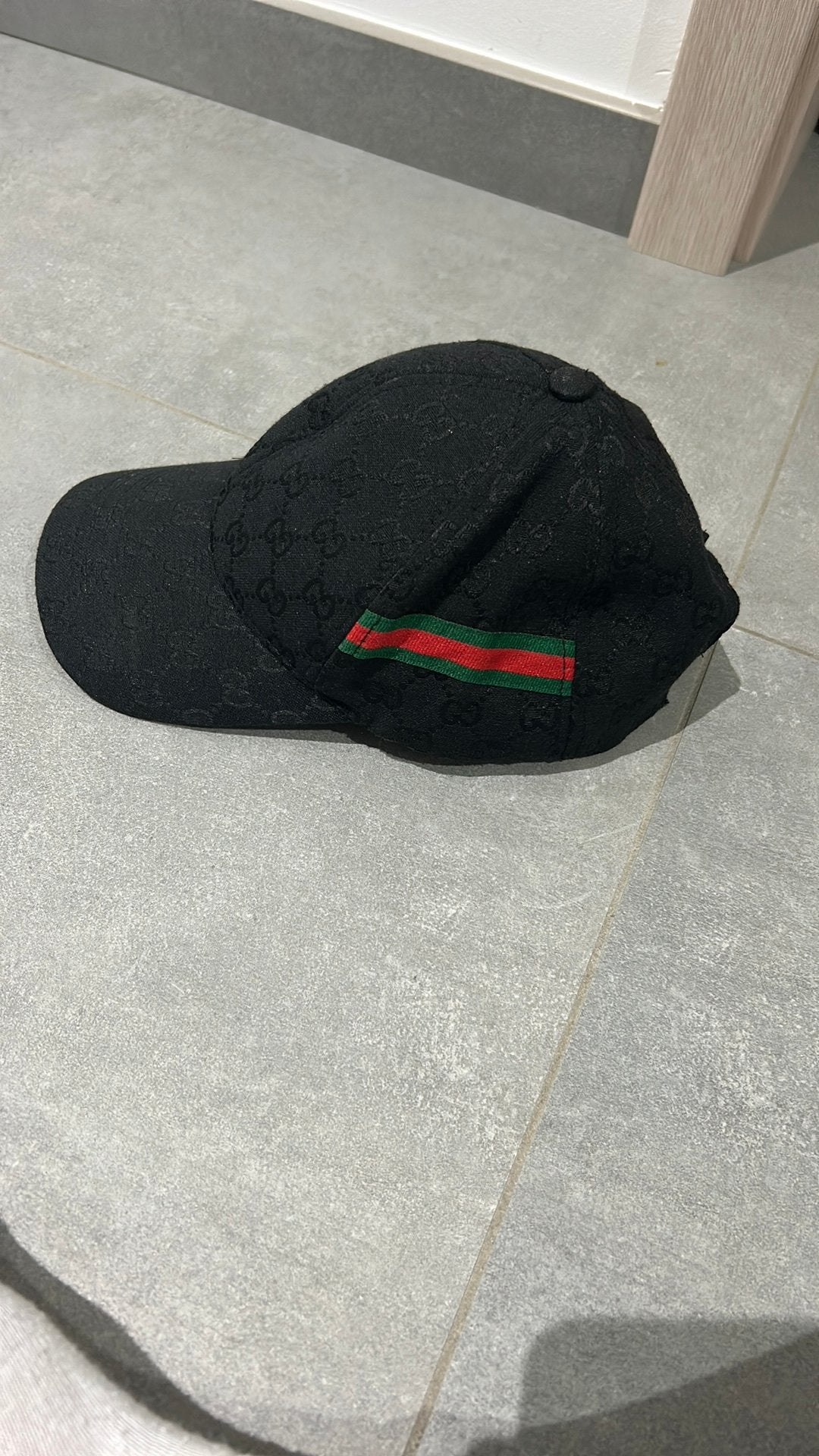 Gucci zwarte pet, Kleding | Heren, Ophalen of Verzenden, Gedragen, 57 cm (M, 7⅛ inch) of minder, Pet