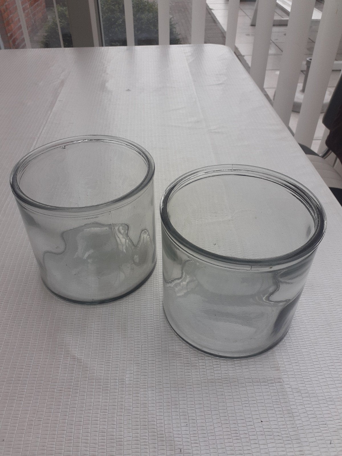 2 identieke kwalitatieve glazen potten, vazen, Transparant, Ophalen of Verzenden, 13 cm, Glas