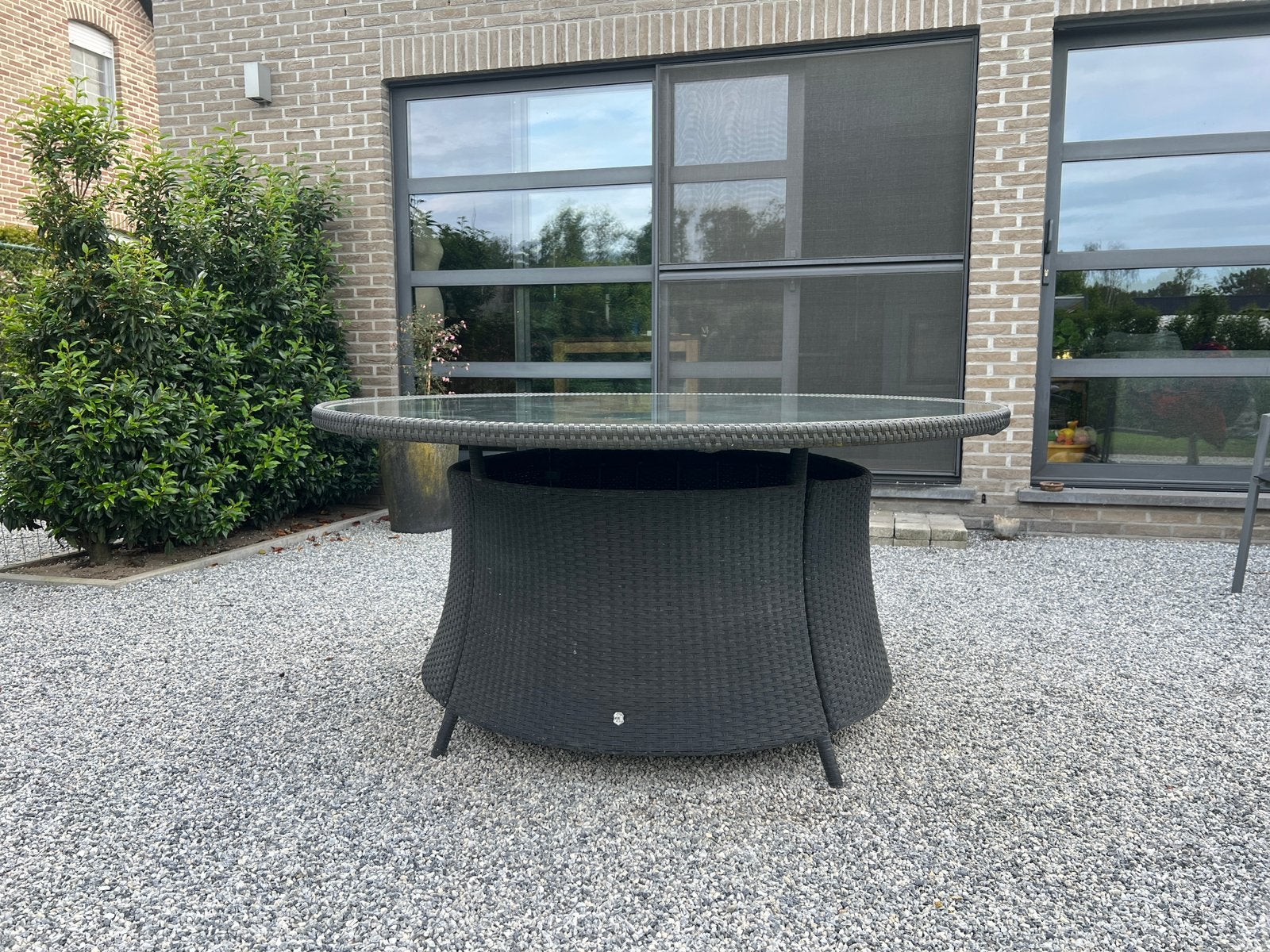 Ronde tuintafel met glazen blad in poly rattan zwart, Ophalen, Gebruikt, Rond, Overige materialen