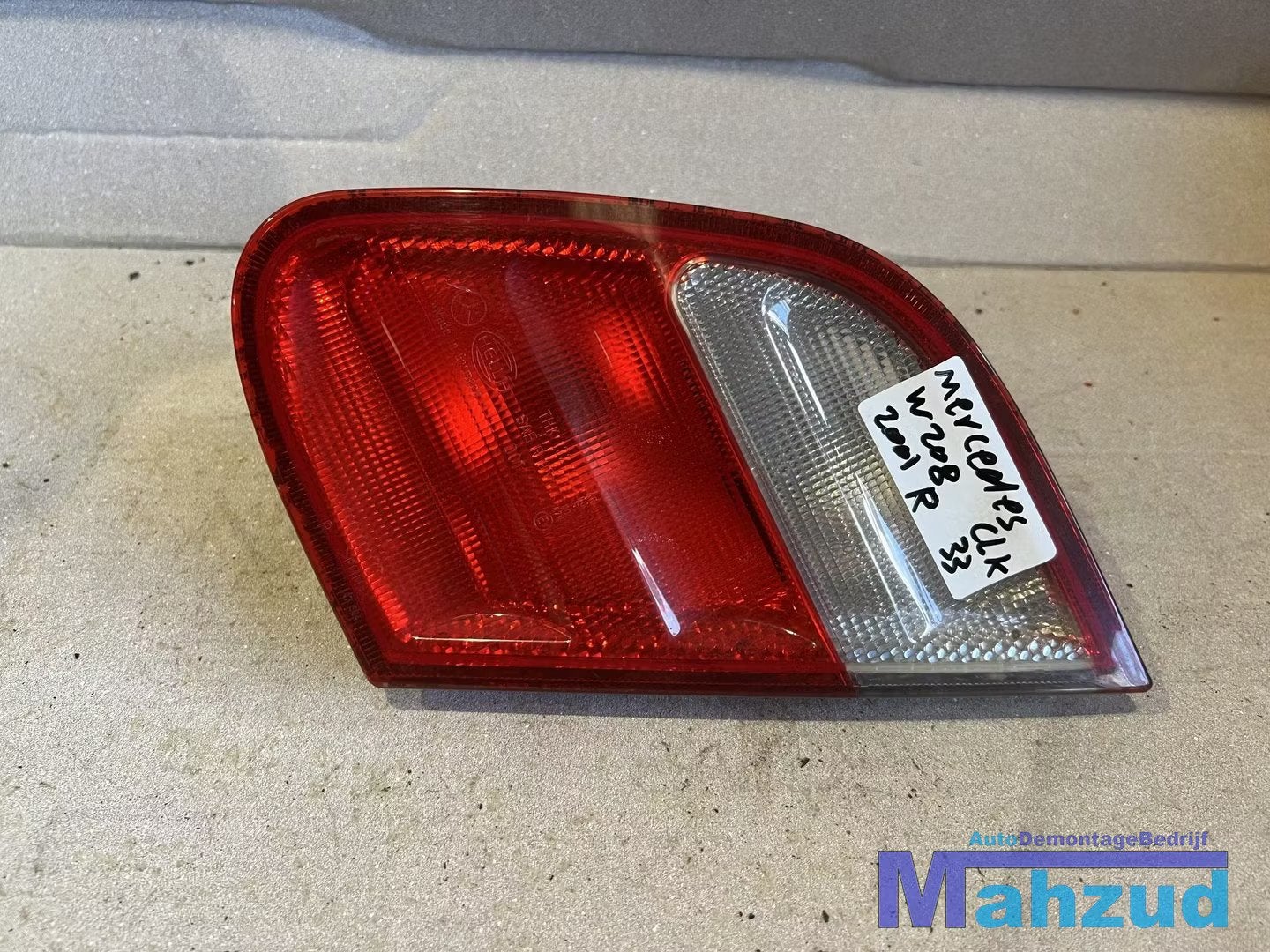 MERCEDES CLK W208 Rechts binnen achterlicht 1997-2003, Gebruikt, Mercedes-Benz AG, Mercedes-Benz, Mercedesstrasse 120
70372  Stuttgart, DE