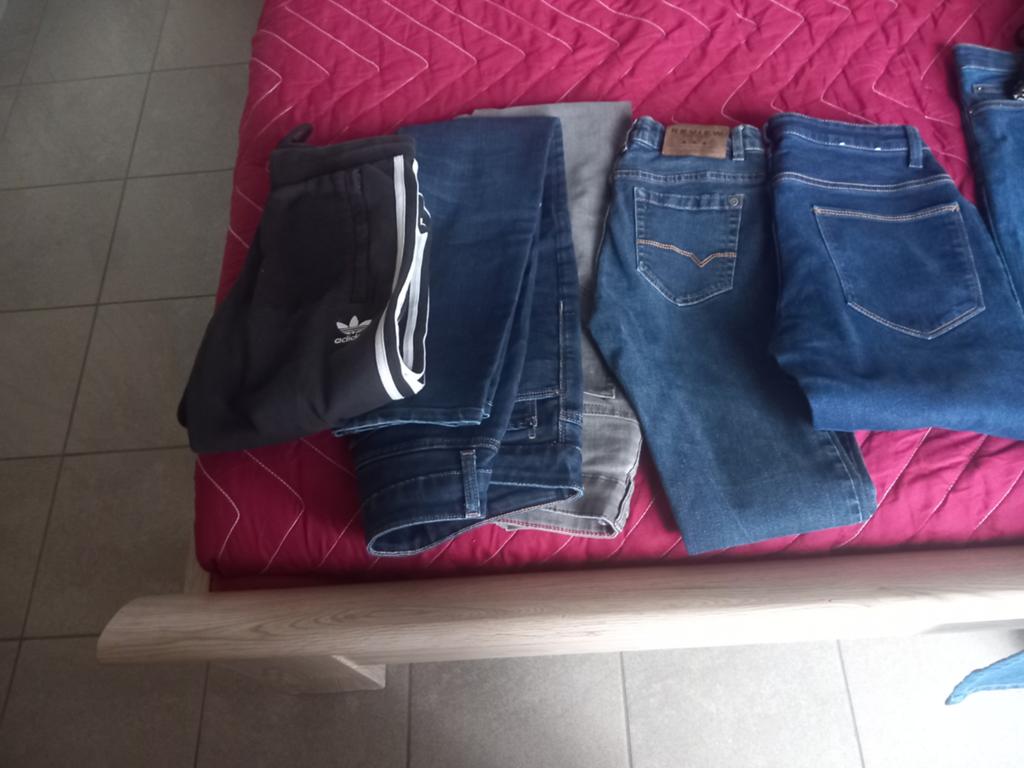 Kleding  voor jongen   bruken  pulle   jassen maat 10jaar, Ophalen