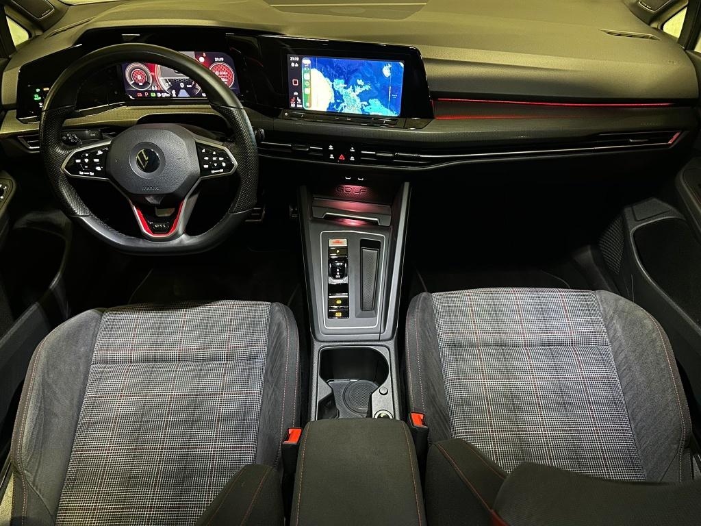 Volkswagen Golf GTI 2.0i |IQ LIGHT |SFEER |CARPLAY|DODEHOEK!, Stof, 4 cilinders, Bedrijf, 5 zetels