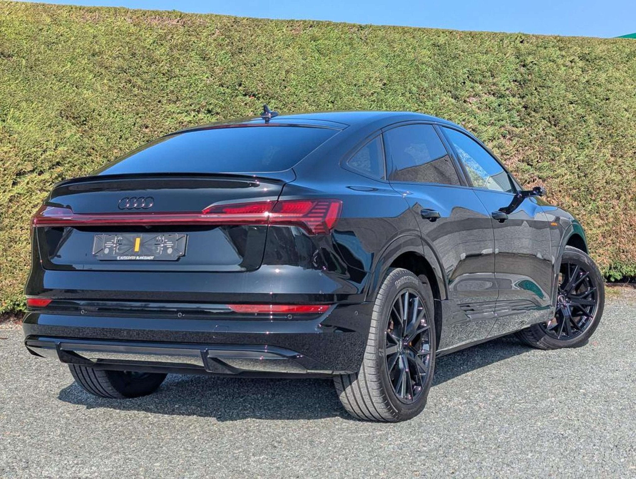 Audi Q8 e-tron !verkocht! Black edition -2x s-line - leder -, Auto's, Audi, Automaat, Gebruikt, Zwart, 408 pk