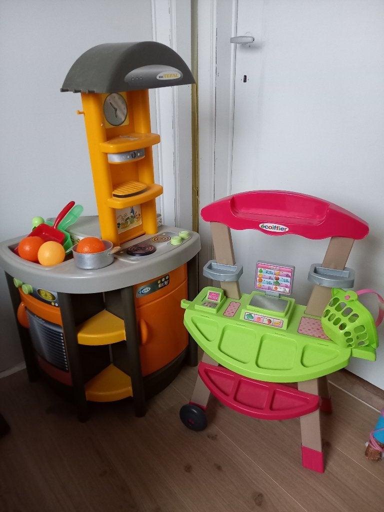 Winkeltje en keukentje speelgoed, Ophalen, Zo goed als nieuw