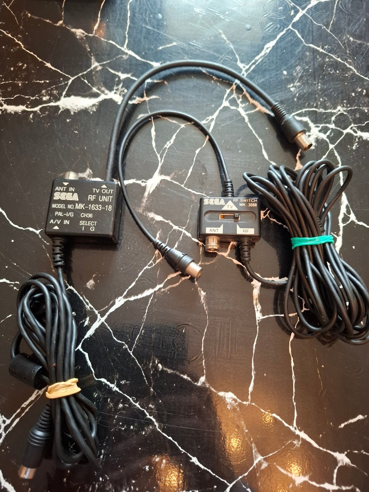 2 ORIGINELE TV-kabels! Sega Megadrive, Ophalen of Verzenden