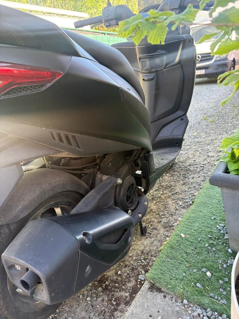 Aprilia sxr50, Fietsen en Brommers, Ophalen, Zo goed als nieuw