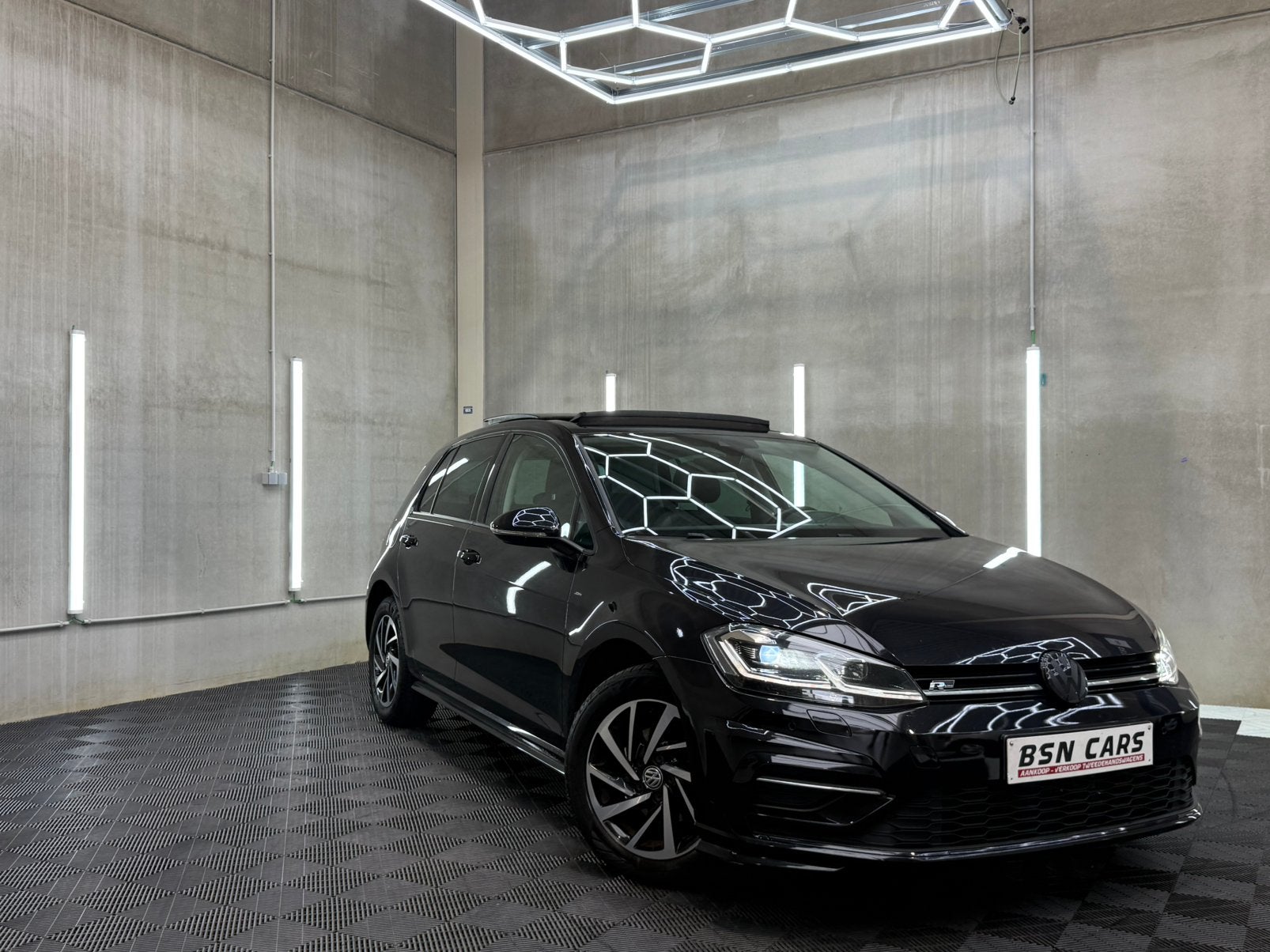VOLKSWAGEN GOLF7/JOIN/PANO/CAMERA/CARPLAY/LED/ACC/LANE/GRNTI, Auto's, Stof, https://public.car-pass.be/vhr/8926124b-44cf-4ede-9aa9-5a6b375a29a0