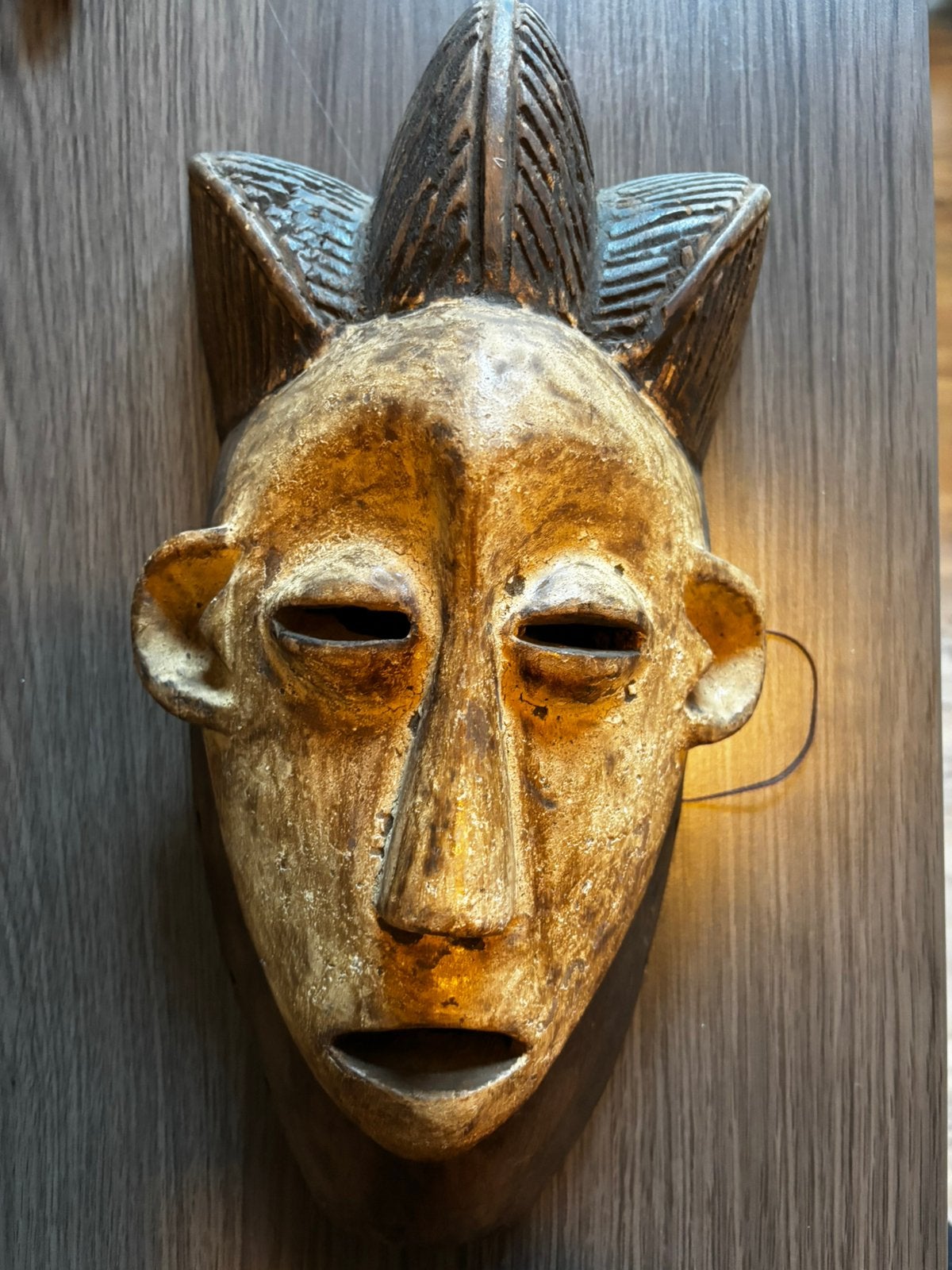 Authentiek handgesneden Afrikaans houten masker uit Burundi, Huis en Inrichting, Ophalen, Hout, Zo goed als nieuw, Afrikaans