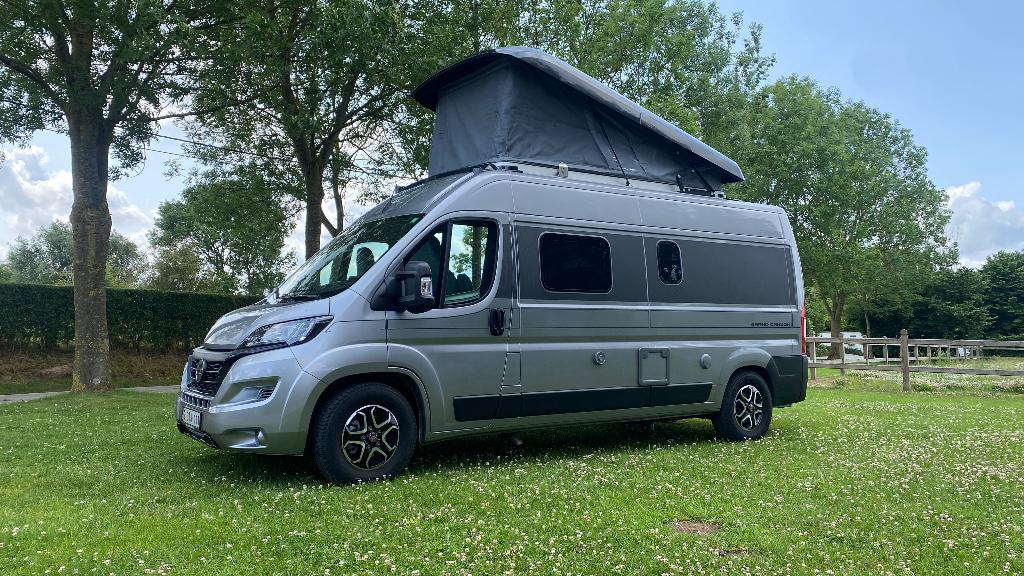 Camping-car Hymer Grand Canyon avec toit de couchage, Caravanes & Camping, Siège de train, Jusqu'à 4, Réfrigérateur, Fiat