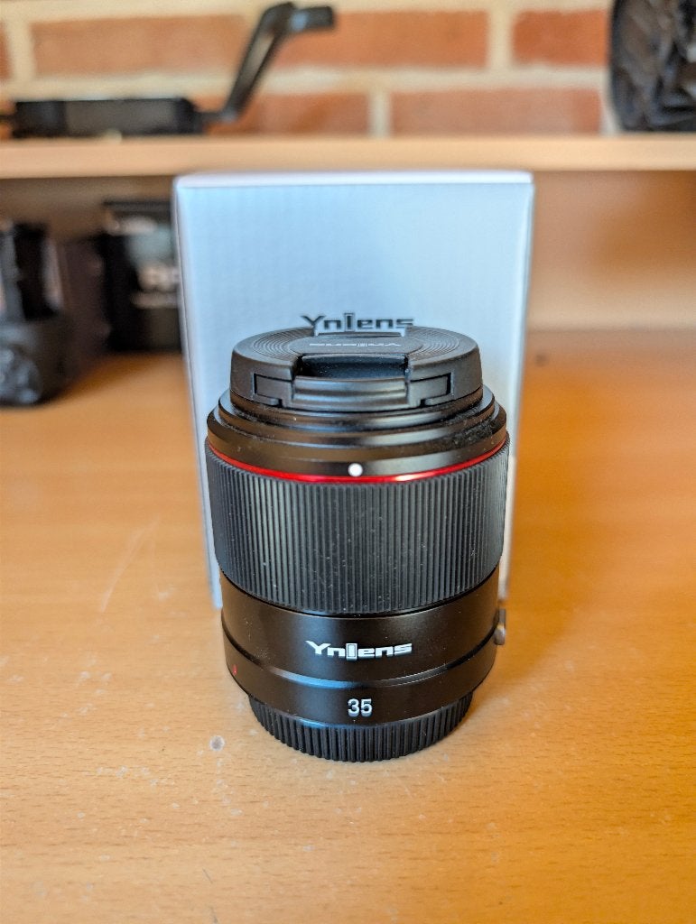 Yongnuo 35mm F2 DSM R voor Canon RF mount, TV, Hi-fi & Vidéo, Photo | Lentilles & Objectifs, Pare-soleil, 35 mm, Canon RF, Utilisé