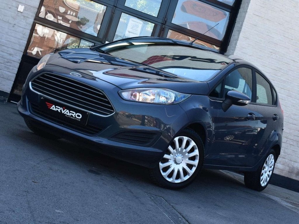 Ford Fiesta 1.25i Facelift Titanium / Verw Zetels / Airco /, Voorwielaandrijving, Euro 5, Stof, Gebruikt
