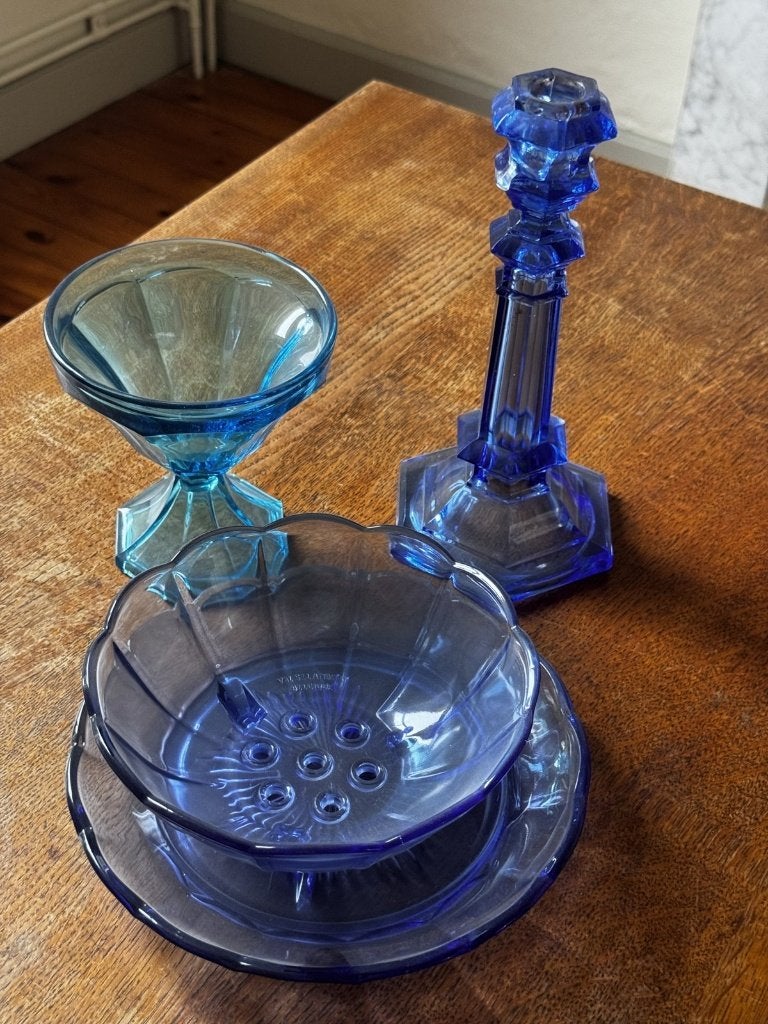 Val Saint Lambert blauw: coupe, schaal + bord, kandelaar, Antiquités & Art, Enlèvement
