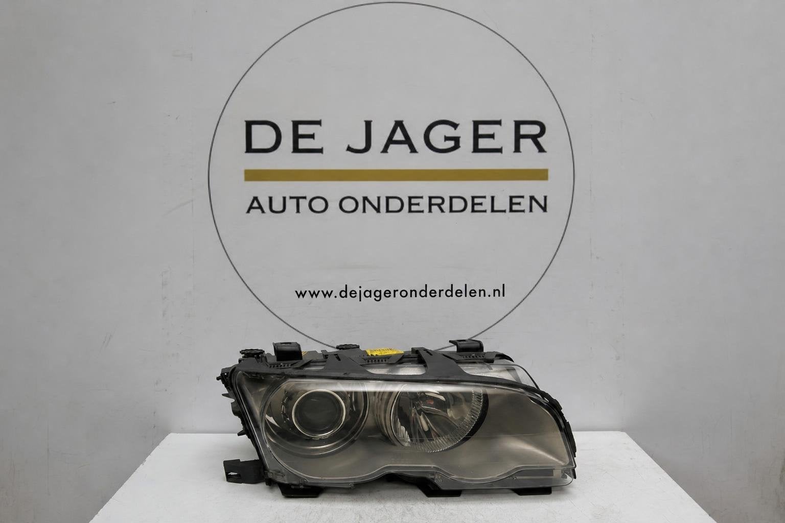 Phare x non droit pour BMW S rie 3 E46 Coup , r f rence 8377, Petuelring 130
80788  Munich, DE, Info@bmw.de, Utilisé, BMW
