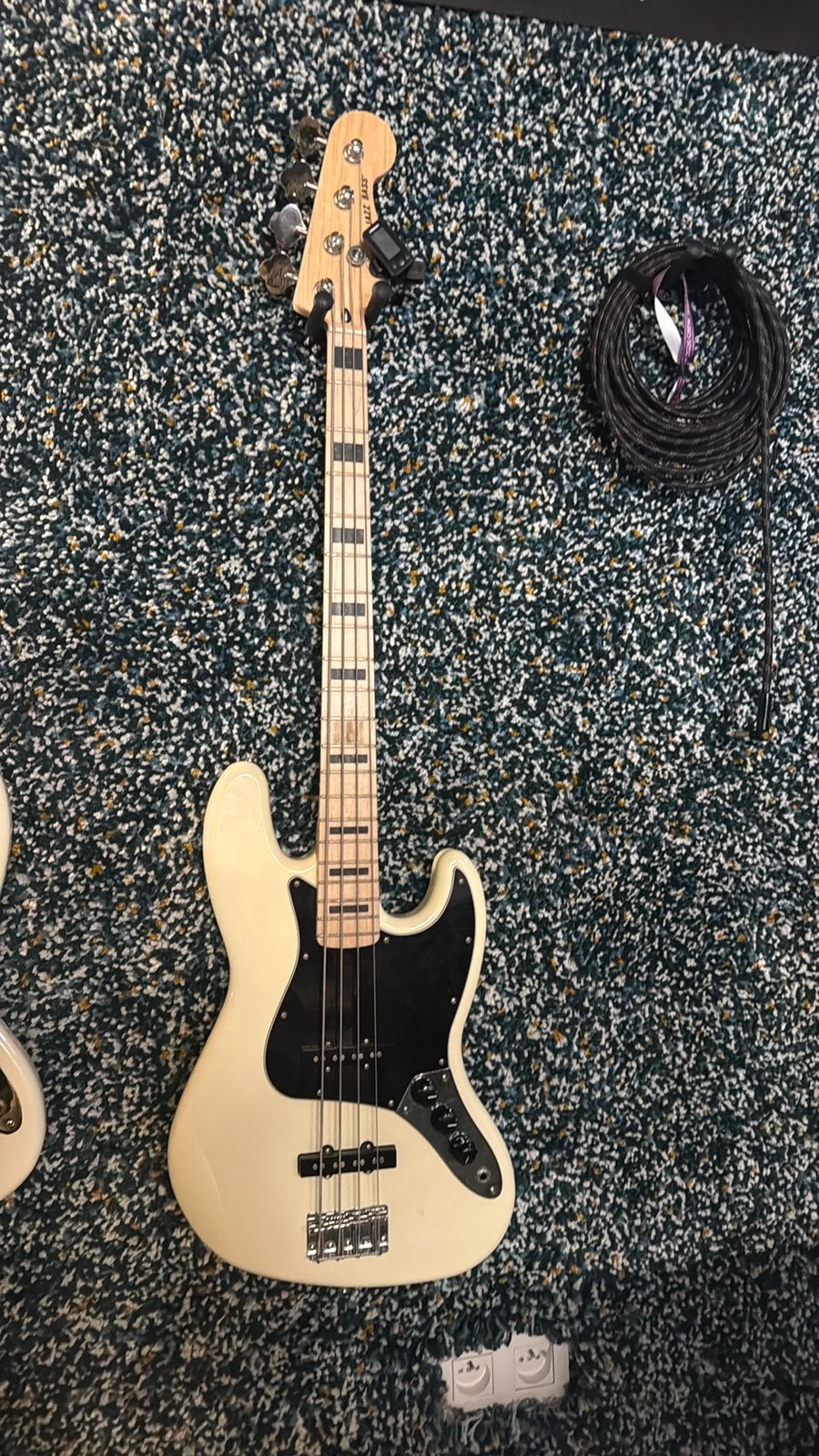 Squier active jazz bass, Muziek en Instrumenten, Ophalen, Gebruikt