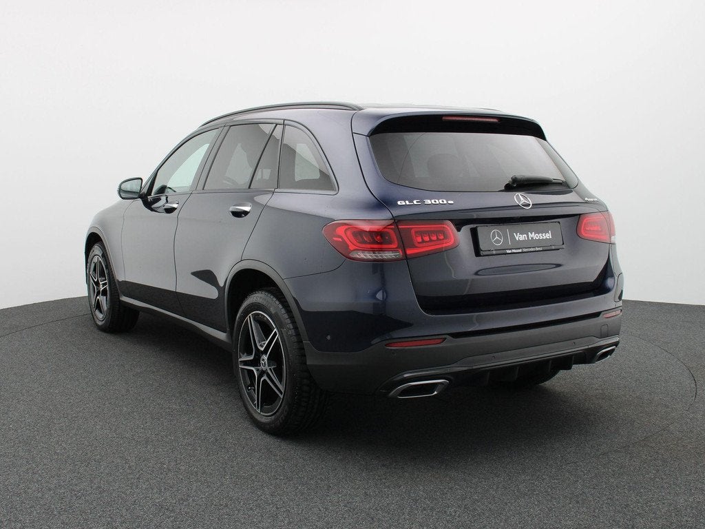 Mercedes-Benz GLC 300e SUV AMG LINE + PANO DAK + BURMESTER +, Entreprise, 2000 kg, Noir, 5 portes