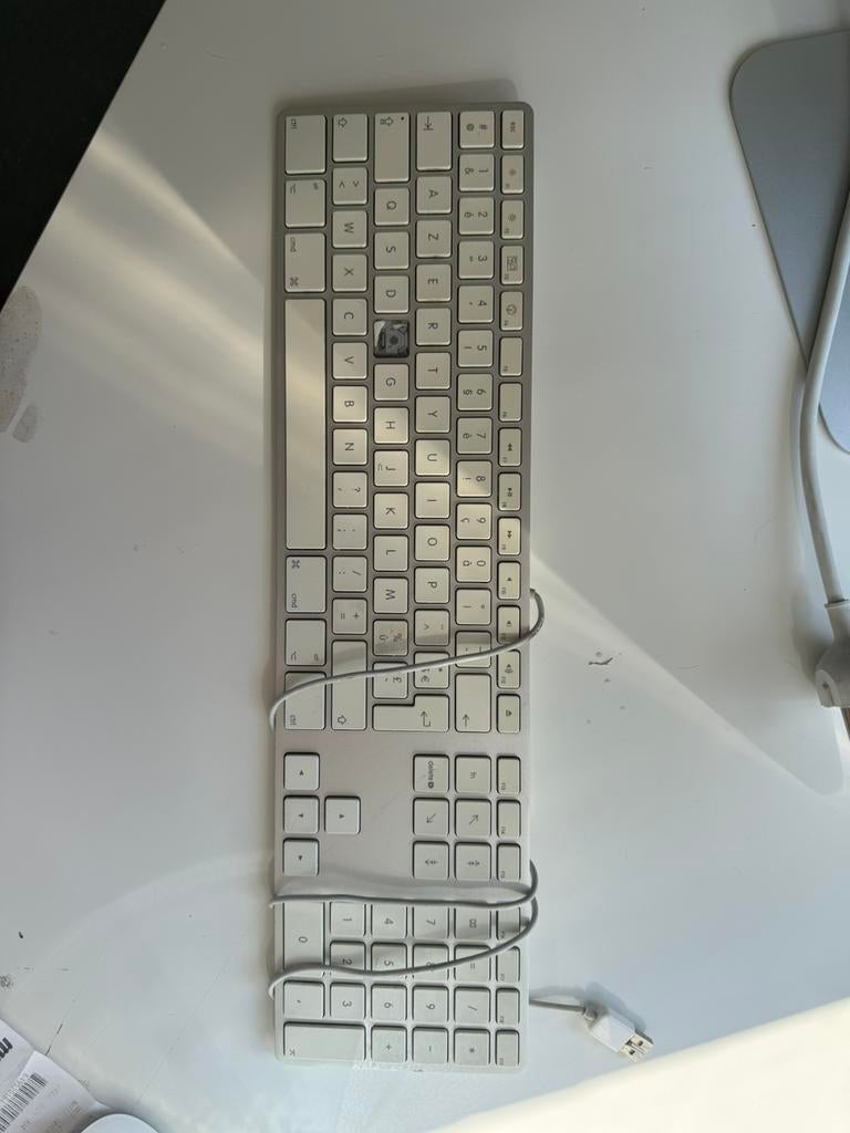 Apple toetsenbord (bedraad) – Origineel – Werkt goed, Ophalen, Zo goed als nieuw, Bedraad
