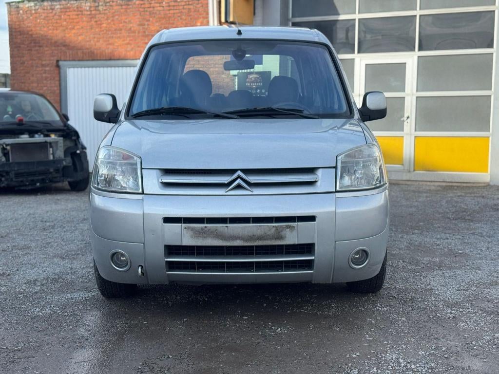 Citroën Berlingo - 2006 - 1.4 essence-12/2007 - AIRCO EURO 4, Auto's, Monovolume, 4 cilinders, Euro 4, Zilver of Grijs