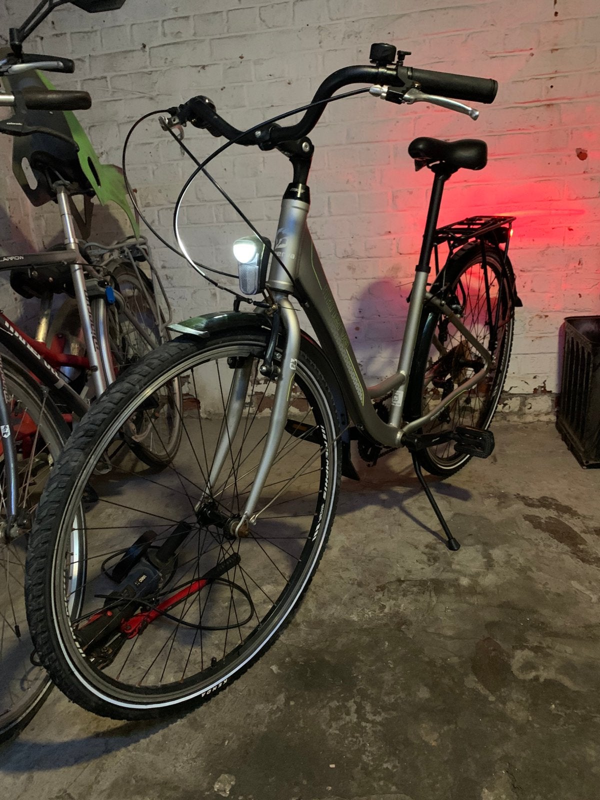 Damesfiets rijklaar, Vitesses, Frein sur jante, Enlèvement, Utilisé